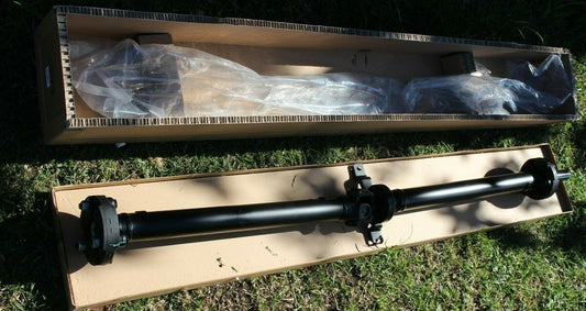 Holden Commodore VX VY VU V8 Auto Sedan New Tailshaft + 2 Couplings + Slip Yoke | B & Z Tailshafts